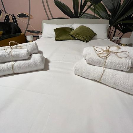 Calari Rooms - Monolocale Bologna Buitenkant foto