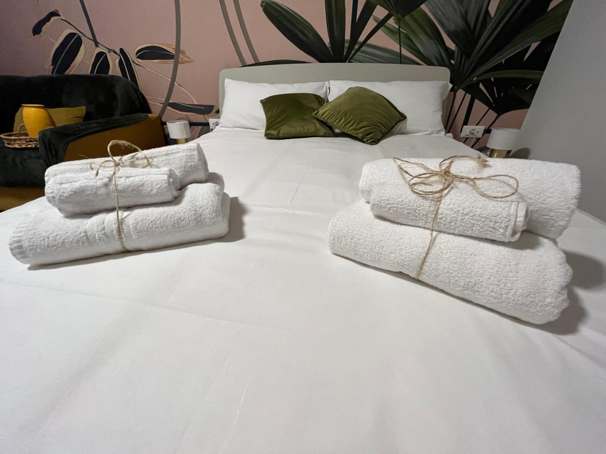 Calari Rooms - Monolocale Bologna Buitenkant foto